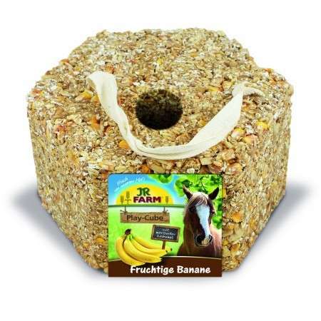 JR Farm Horse Play - Cube Banana 1.75 kg